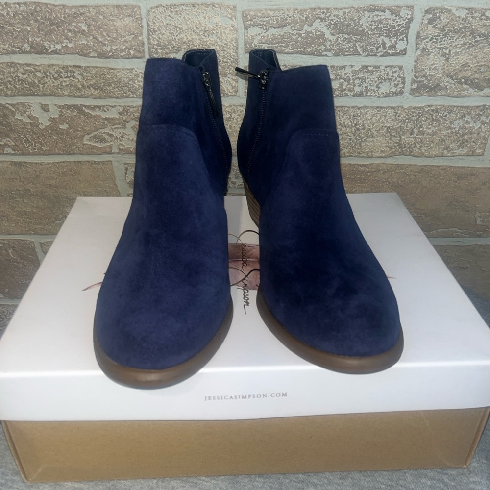 Jessica Simpson  Deonne Navy Suede Ankle Boots size 8M